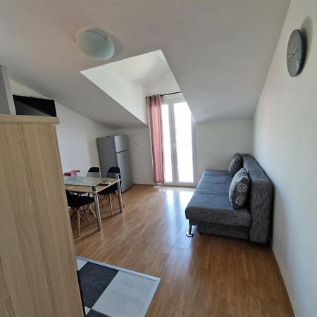 Apartmani "Ivan" Марина Экстерьер фото