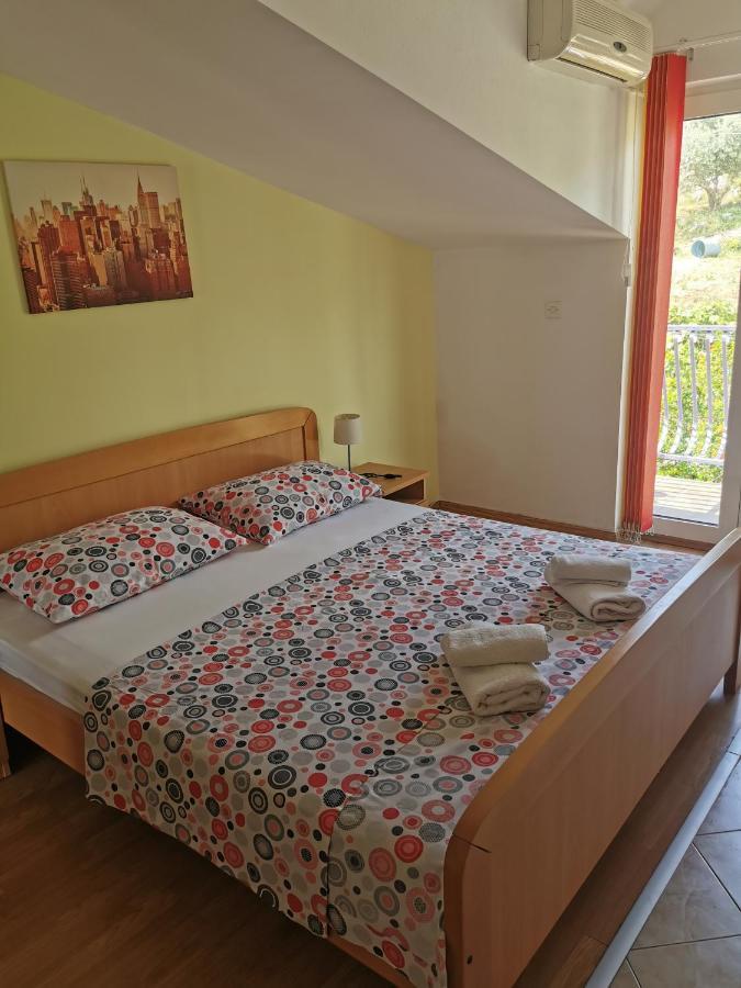 Apartmani "Ivan" Марина Экстерьер фото