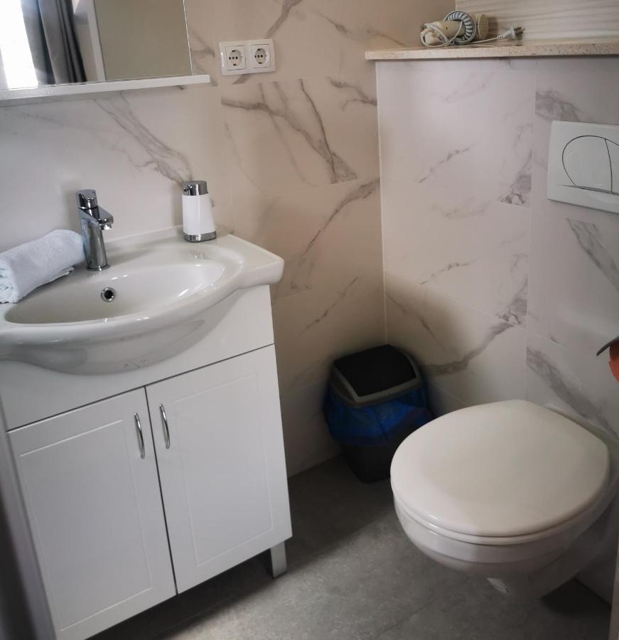 Apartmani "Ivan" Марина Экстерьер фото