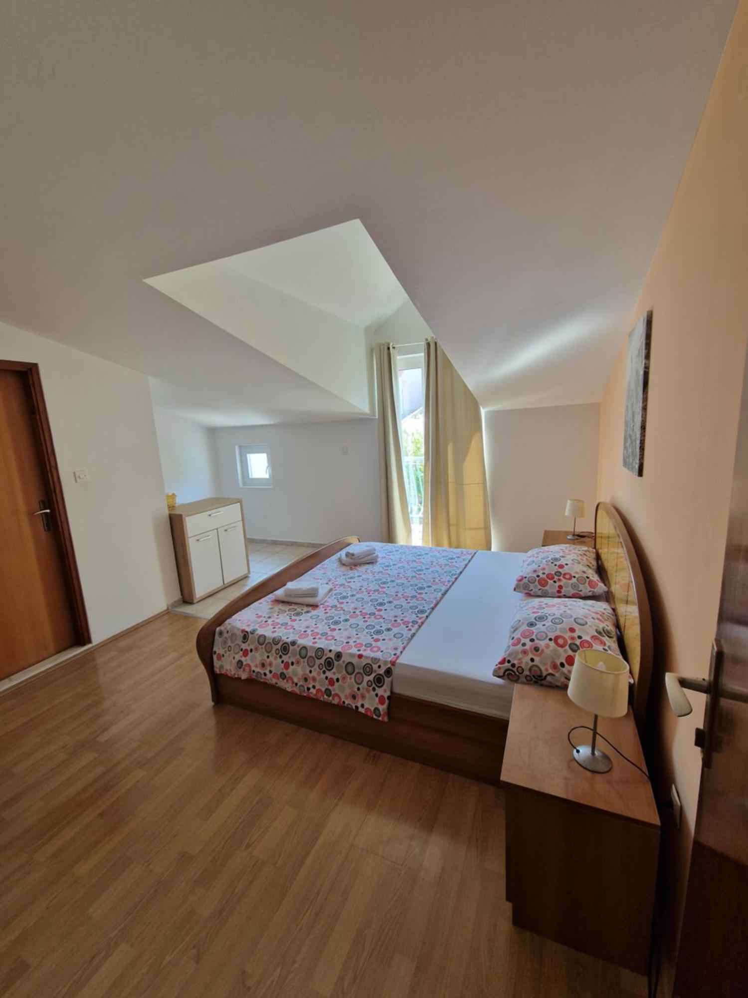 Apartmani "Ivan" Марина Экстерьер фото