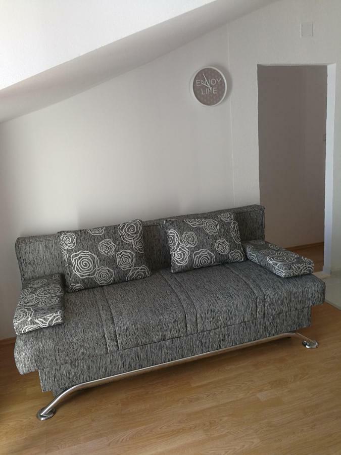 Apartmani "Ivan" Марина Экстерьер фото